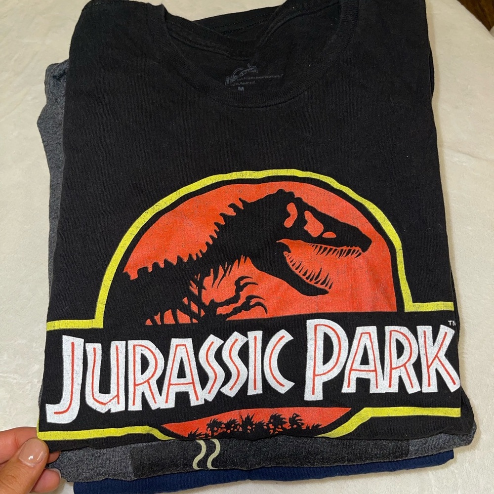 GRAPHIC TEE BUNDLE!!! - Picture 2 of 11